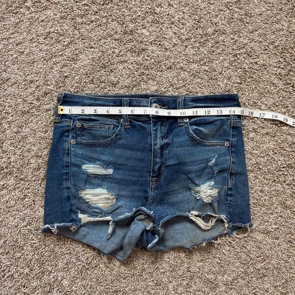 American Eagle Hi-Rise Shortie Distressed Shorts - Picture 4 of 8